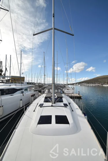 Dufour 460 GL - Yacht Charter Sailica