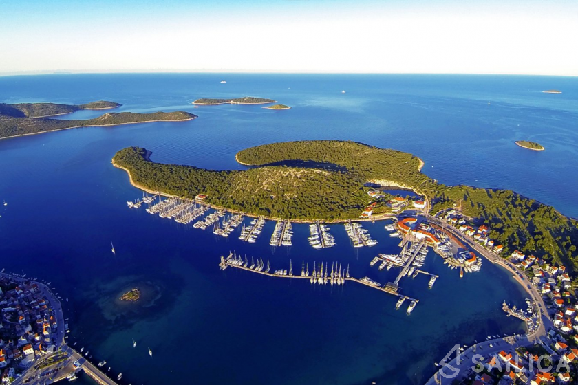 Seabreeze II - Yacht Charter Sailica