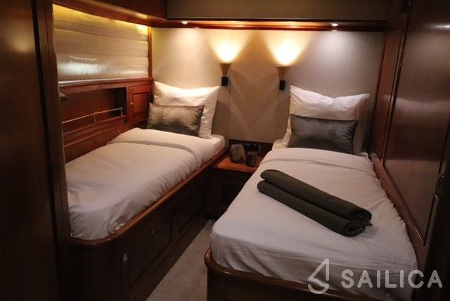 Seabreeze II - Yacht Charter Sailica