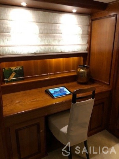 Seabreeze II - Yacht Charter Sailica