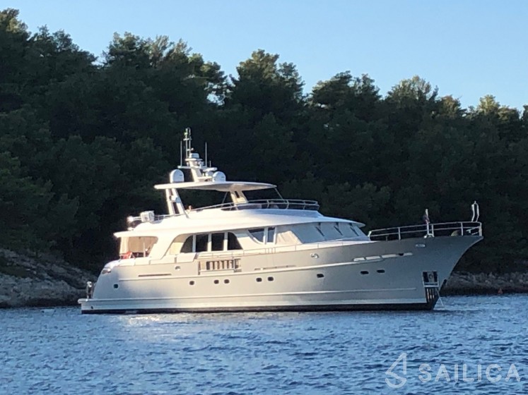 Seabreeze II - Yacht Charter Sailica