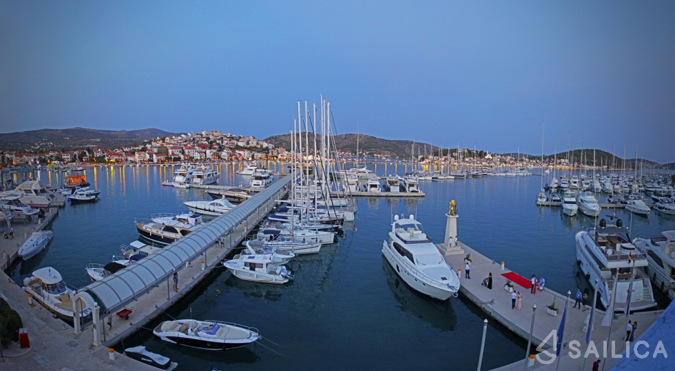 Seabreeze II - Yacht Charter Sailica