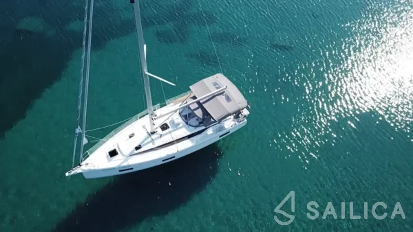 Bavaria C42 - Yacht Charter Sailica