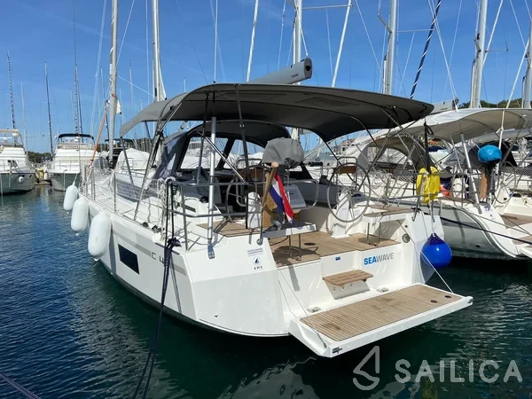 Bavaria C42 - Yacht Charter Sailica
