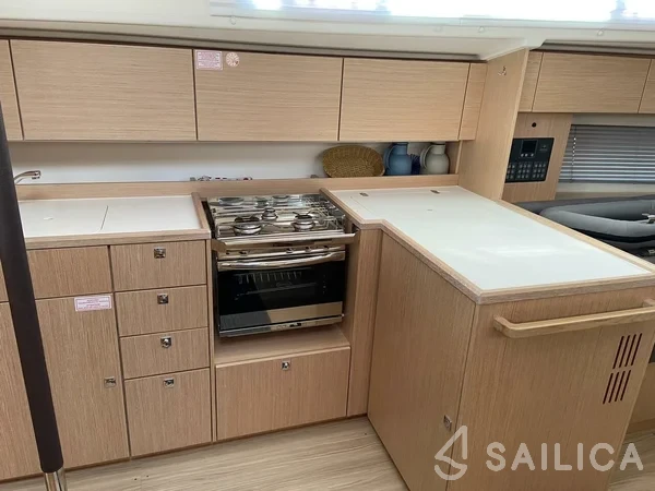 Bavaria C42 - Yacht Charter Sailica
