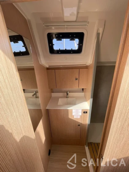 Bavaria C42 - Yacht Charter Sailica