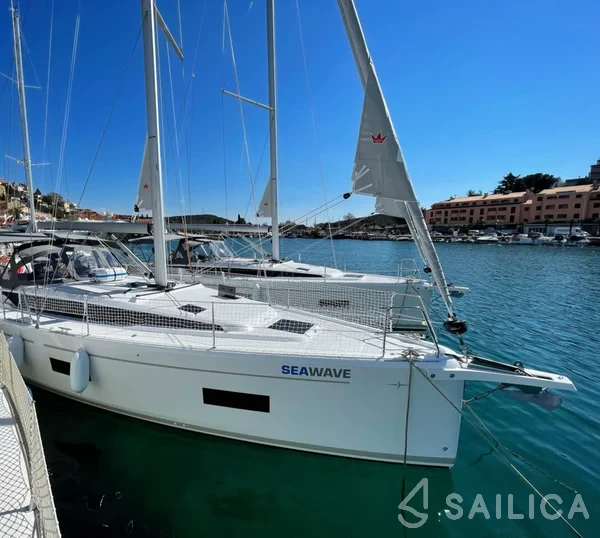 Bavaria C42 - Yacht Charter Sailica