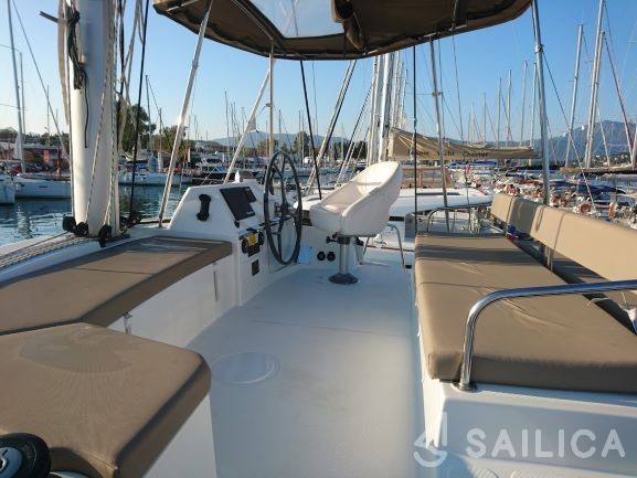 Bali 4.3 - 4 + 2 cab. - Yacht Charter Sailica