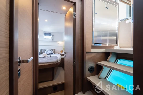 Lagoon 40 - Yacht Charter Sailica