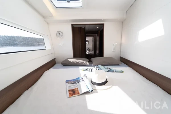 Lagoon 40 - Yacht Charter Sailica
