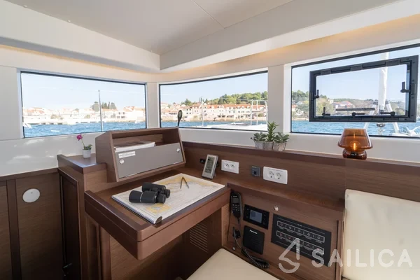 Lagoon 40 - Yacht Charter Sailica