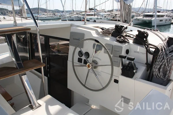 Lucia 40 - Yacht Charter Sailica