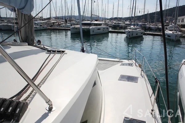 Lucia 40 - Yacht Charter Sailica