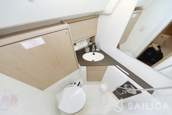 Bavaria 46 Cruiser - Yacht Charter Sailica