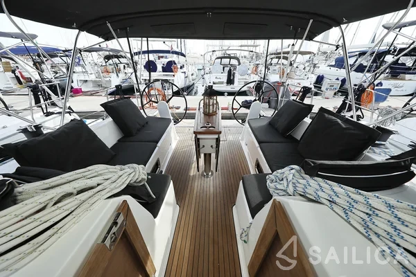 Bavaria 46 Cruiser - Yacht Charter Sailica