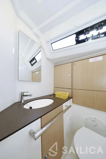 Bavaria 46 Cruiser - Yacht Charter Sailica