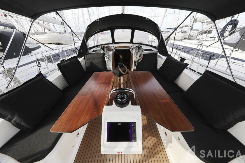 Bavaria 46 Cruiser - Yacht Charter Sailica