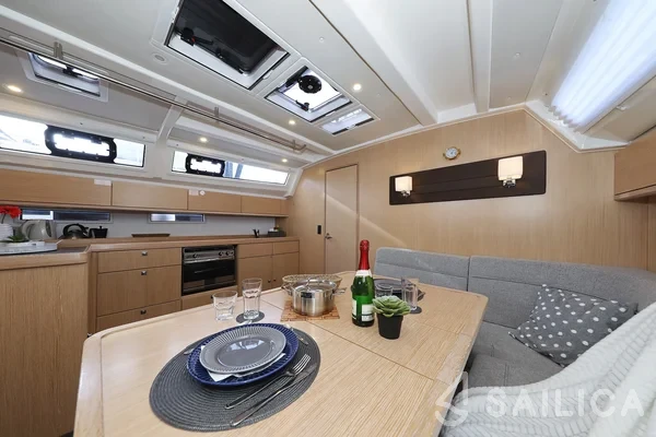 Bavaria 46 Cruiser - Yacht Charter Sailica
