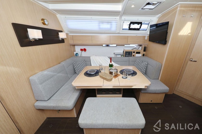 Bavaria 46 Cruiser - Yacht Charter Sailica
