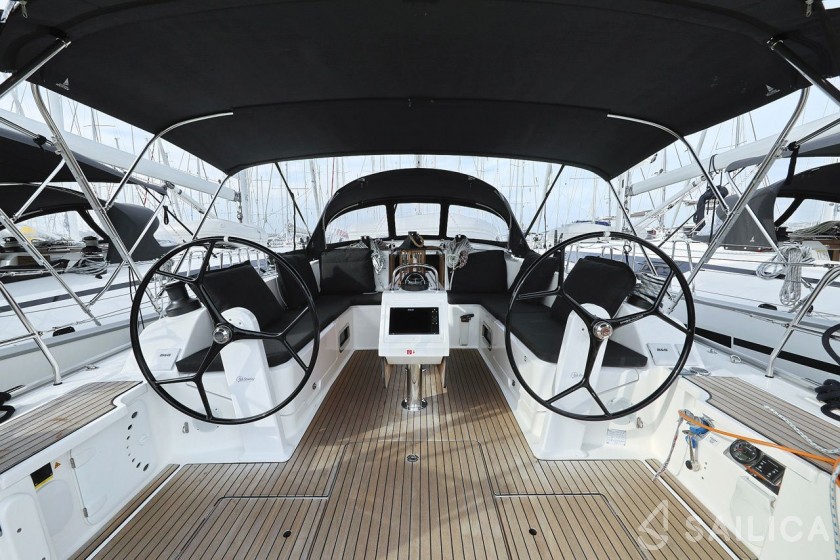 Bavaria 46 Cruiser - Yacht Charter Sailica