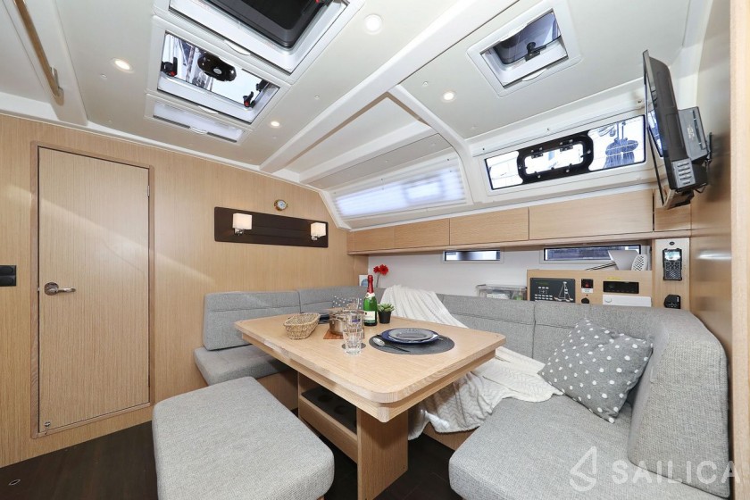 Bavaria 46 Cruiser - Yacht Charter Sailica