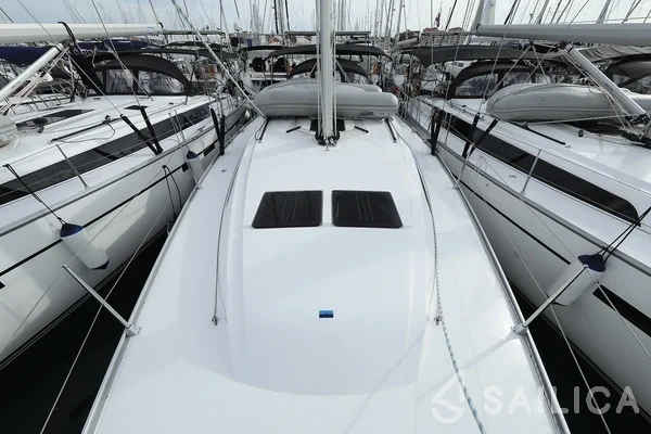 Bavaria 46 Cruiser - Yacht Charter Sailica