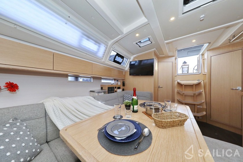 Bavaria 46 Cruiser - Yacht Charter Sailica