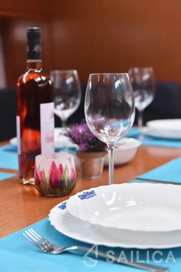 Bavaria 51 Cruiser - Yacht Charter Sailica