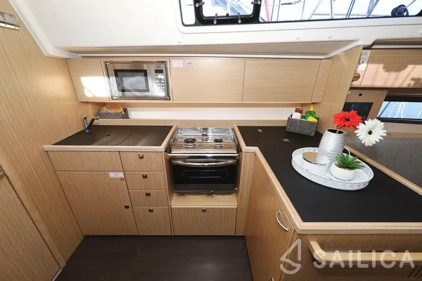 Bavaria C42 - Yacht Charter Sailica