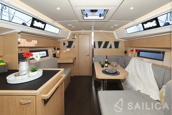 Bavaria C42 - Yacht Charter Sailica