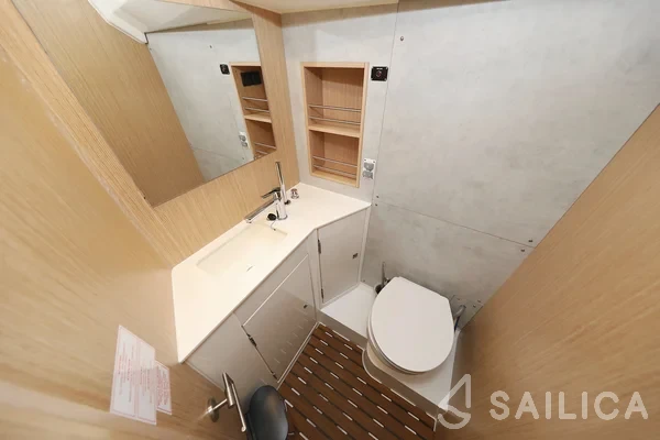 Bavaria C42 - Yacht Charter Sailica