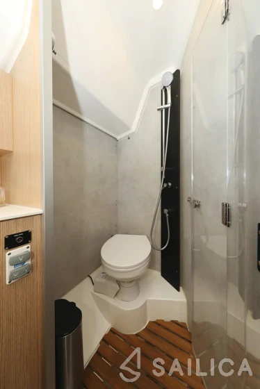 Bavaria C42 - Yacht Charter Sailica