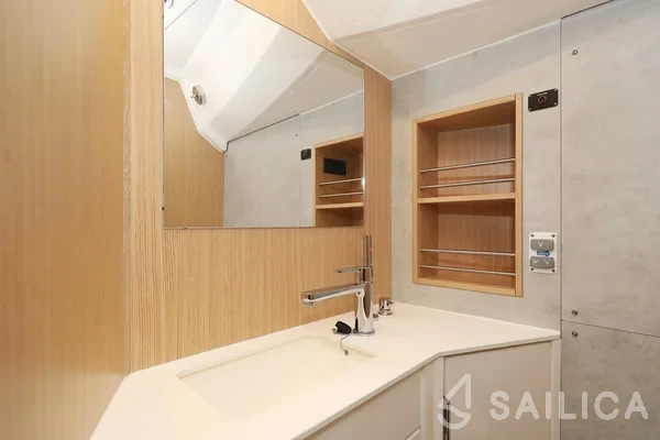 Bavaria C42 - Yacht Charter Sailica