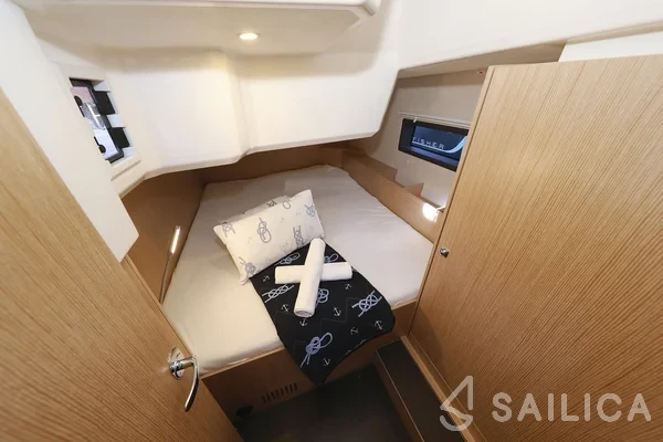 Bavaria C42 - Yacht Charter Sailica