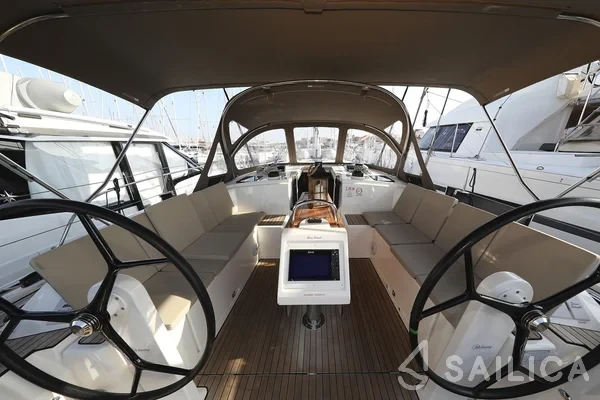 Bavaria C42 - Yacht Charter Sailica