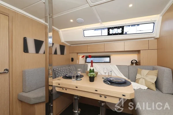 Bavaria C42 - Yacht Charter Sailica
