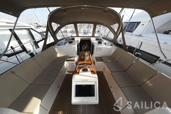 Bavaria C42 - Yacht Charter Sailica