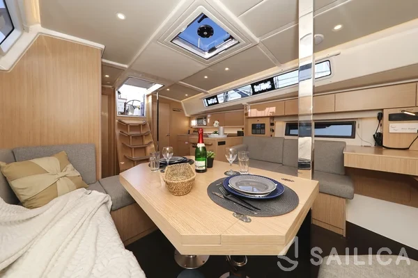 Bavaria C42 - Yacht Charter Sailica