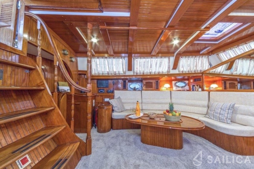 Gulet - Yacht Charter Sailica