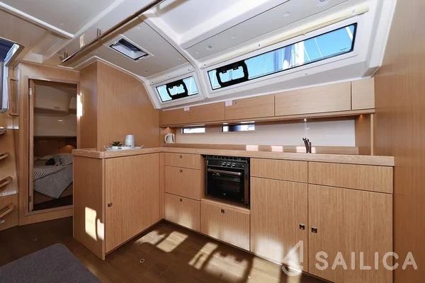 Bavaria 46 Cruiser - Yacht Charter Sailica