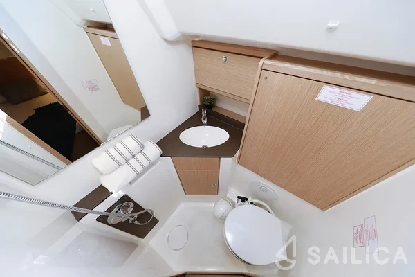 Bavaria 46 Cruiser - Yacht Charter Sailica