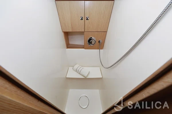 Bavaria 46 Cruiser - Yacht Charter Sailica