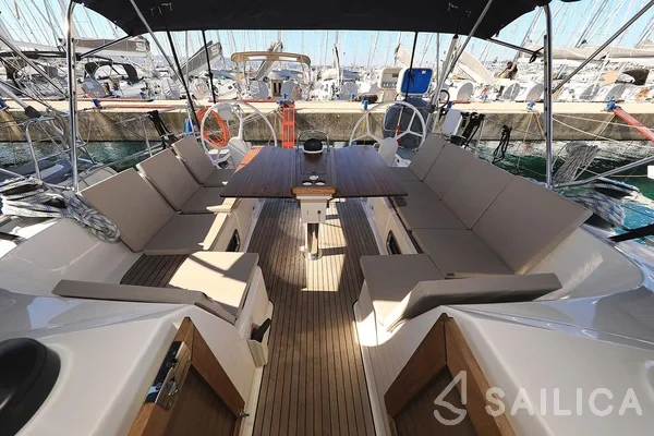 Bavaria 46 Cruiser - Yacht Charter Sailica