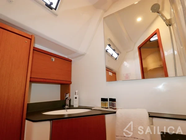 Bavaria C50 - Yacht Charter Sailica