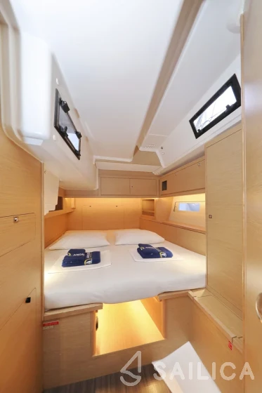 Dufour 530 - Photo #82 Dufour 530 - Yacht Charter Sailica
