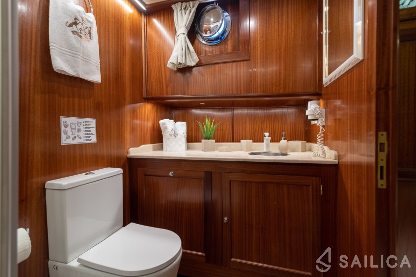 Gulet - Yacht Charter Sailica