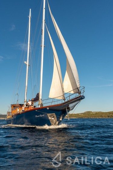 Gulet - Yacht Charter Sailica