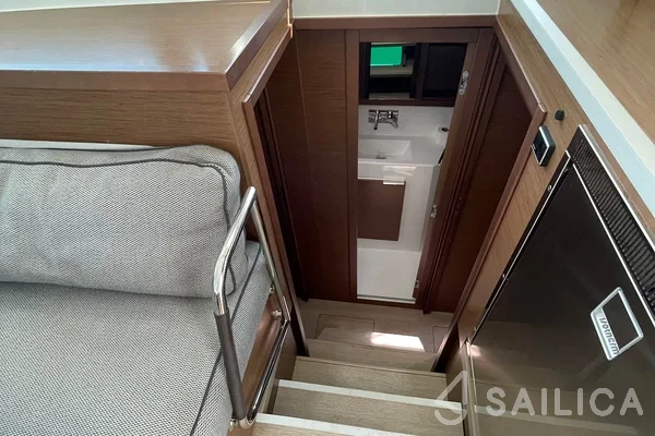 Lagoon 40 - Yacht Charter Sailica