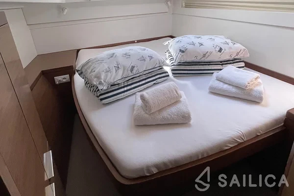 Lagoon 40 - Yacht Charter Sailica