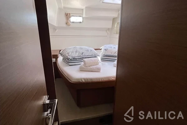 Lagoon 40 - Yacht Charter Sailica